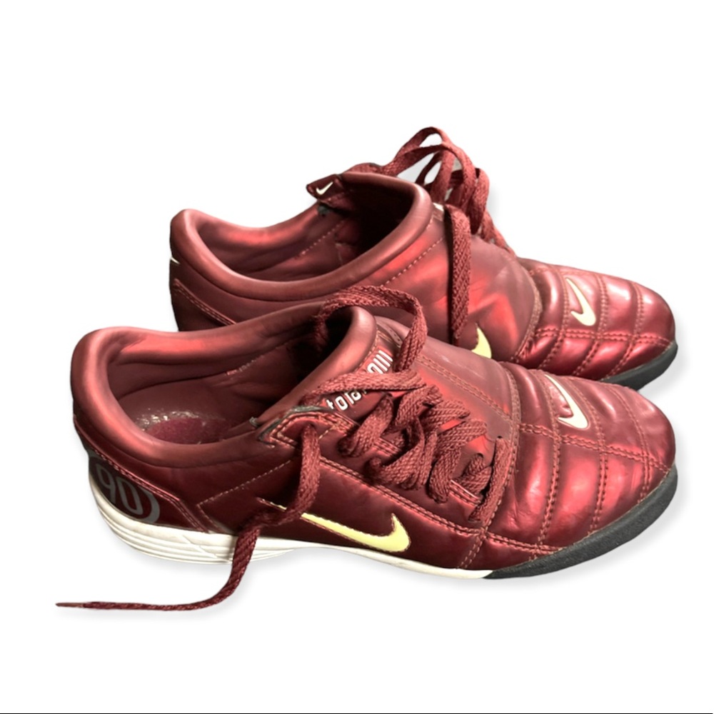 Nike Total 90 III Youth size 2 Artificial Turf Soccer Cleats